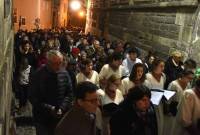 Une foule compacte et silencieuse a suivi le cortège. Photo Lucien Soyère