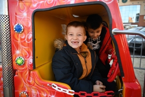 Retournac : un petit train, une structure gonflable et une calèche pour patienter avant Noël