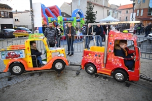 Retournac : un petit train, une structure gonflable et une calèche pour patienter avant Noël