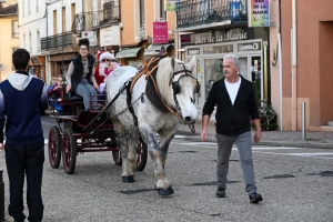 Retournac : un petit train, une structure gonflable et une calèche pour patienter avant Noël