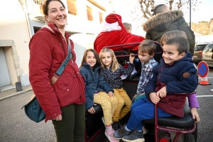 Retournac : un petit train, une structure gonflable et une calèche pour patienter avant Noël