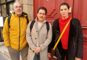 Martin Arnould (Chant des rivières), Kilian Alvarez, chef de projets éoliens, et Morgane Caromel, responsable régionale du développement éolien chez BayWa r.e.