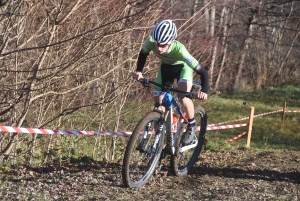 Brives-Charensac : Cédric Sagnol s&#039;offre le cyclo-cross des rives de la Loire