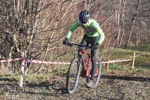 Brives-Charensac : Cédric Sagnol s&#039;offre le cyclo-cross des rives de la Loire