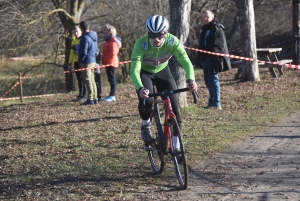 Brives-Charensac : Cédric Sagnol s&#039;offre le cyclo-cross des rives de la Loire