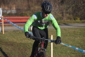 Brives-Charensac : Cédric Sagnol s&#039;offre le cyclo-cross des rives de la Loire