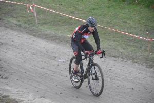 Brives-Charensac : Cédric Sagnol s&#039;offre le cyclo-cross des rives de la Loire