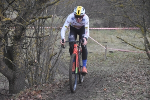 Brives-Charensac : Cédric Sagnol s&#039;offre le cyclo-cross des rives de la Loire