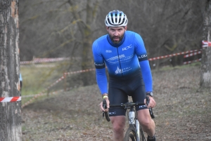 Brives-Charensac : Cédric Sagnol s&#039;offre le cyclo-cross des rives de la Loire