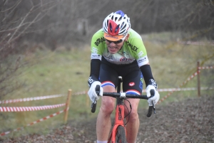 Brives-Charensac : Cédric Sagnol s&#039;offre le cyclo-cross des rives de la Loire