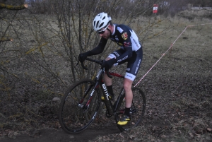 Brives-Charensac : Cédric Sagnol s&#039;offre le cyclo-cross des rives de la Loire