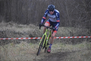 Brives-Charensac : Cédric Sagnol s&#039;offre le cyclo-cross des rives de la Loire