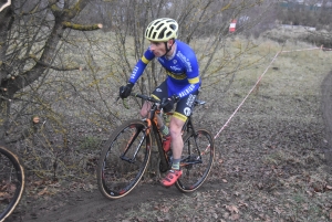 Brives-Charensac : Cédric Sagnol s&#039;offre le cyclo-cross des rives de la Loire