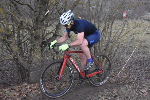 Brives-Charensac : Cédric Sagnol s&#039;offre le cyclo-cross des rives de la Loire