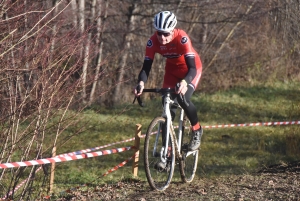 Brives-Charensac : Cédric Sagnol s&#039;offre le cyclo-cross des rives de la Loire