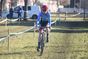 Brives-Charensac : Cédric Sagnol s&#039;offre le cyclo-cross des rives de la Loire