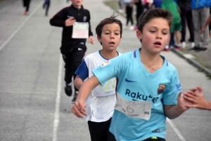 Dunières : 380 écoliers et collégiens tout sourires au cross solidaire