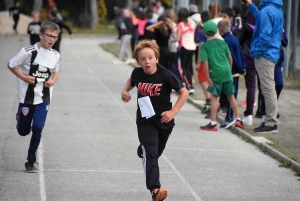 Dunières : 380 écoliers et collégiens tout sourires au cross solidaire