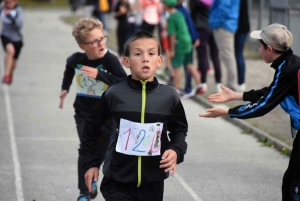 Dunières : 380 écoliers et collégiens tout sourires au cross solidaire