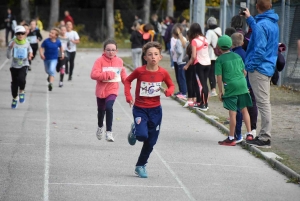 Dunières : 380 écoliers et collégiens tout sourires au cross solidaire