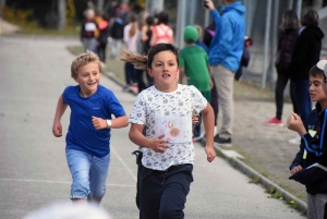 Dunières : 380 écoliers et collégiens tout sourires au cross solidaire