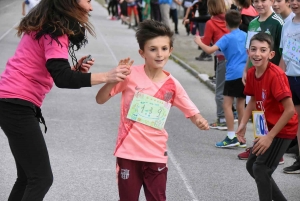 Dunières : 380 écoliers et collégiens tout sourires au cross solidaire