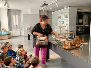 Des écoliers d&#039;Yssingeaux incollables sur la dentelle d&#039;hier et d&#039;aujourd&#039;hui