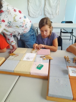 Des écoliers d&#039;Yssingeaux incollables sur la dentelle d&#039;hier et d&#039;aujourd&#039;hui