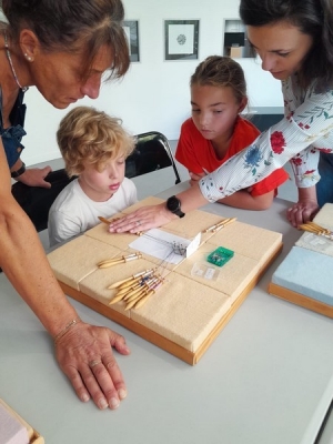 Des écoliers d&#039;Yssingeaux incollables sur la dentelle d&#039;hier et d&#039;aujourd&#039;hui