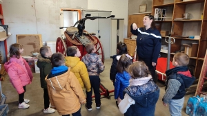 Retournac : les écoliers de Charrées en visite à la caserne des pompiers