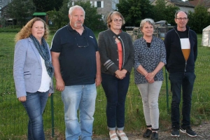 De gauche à droite : Amanda  Gérentes – Michel Mandon – Mireille Faure – Sylvie Delaigue – Robert Jouve