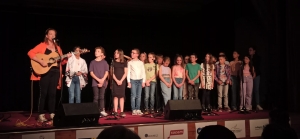 Saint-Maurice-de-Lignon : des écoliers, choristes d&#039;Evelyne Gallet