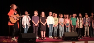 Saint-Maurice-de-Lignon : des écoliers, choristes d&#039;Evelyne Gallet