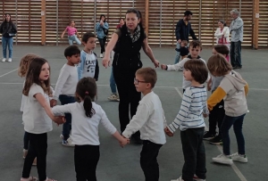 Bas-en-Basset : le bal des familles animé par les écoliers