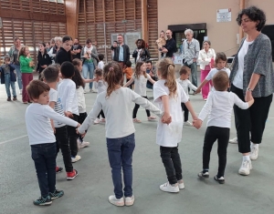 Bas-en-Basset : le bal des familles animé par les écoliers