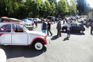 Dunières : 85 voitures de collection ont paradé