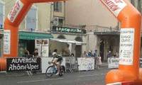 Le prologue a eu lieu dans les rues du Puy-en-Velay.