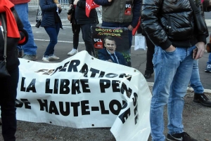 Liberté de manifester et liberté d&#039;informer se rejoignent au Puy-en-Velay