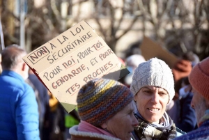 Liberté de manifester et liberté d&#039;informer se rejoignent au Puy-en-Velay