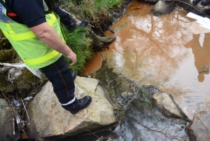 Une nouvelle pollution aux hydrocarbures dans un ruisseau à Monistrol-sur-Loire