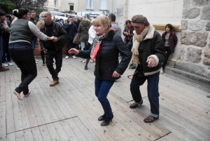 Le rockabilly fait déhancher les corps et chavirer les coeurs à Monistrol-sur-Loire