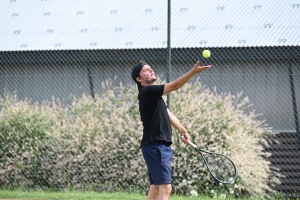 Tennis : Matéo Rouchouse dans son jardin au tournoi de Monistrol