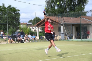 Tennis : Matéo Rouchouse dans son jardin au tournoi de Monistrol