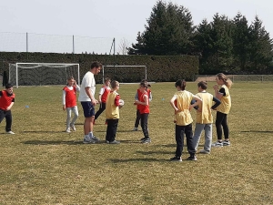 Les élèves de primaire de l’école Saint-Joseph de Grazac initiés au rugby