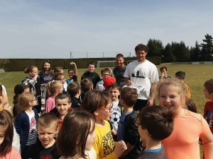 Les élèves de primaire de l’école Saint-Joseph de Grazac initiés au rugby