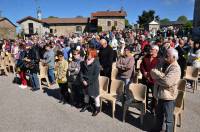 Environ 200 personnes pour la messe solennelle.