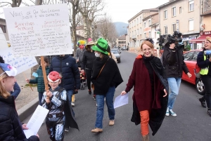 Bas-en-Basset : une manifestation colorée pour s&#039;opposer au masque sur les enfants