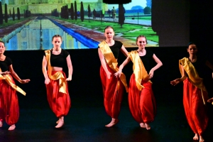 Monistrol-sur-Loire : les danseuses de l&#039;EIMD ont célébré le cinéma sur scène