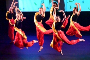 Monistrol-sur-Loire : les danseuses de l&#039;EIMD ont célébré le cinéma sur scène