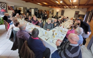 Saint-Julien-du-Pinet : les aînés et les bébés réunis pour le repas communal